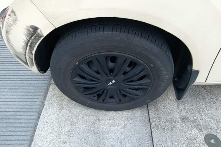 Used Geely Galaxy Panda 2023 Panda Mini 200km Endurance Bear Left Front Wheel Hub