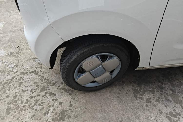 Used Geely Galaxy Panda 2023 Panda Mini 200km Endurance Bear Left Front Wheel Hub