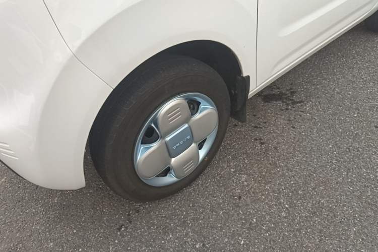 Used Geely Galaxy Panda 2023 Panda Mini 200km Endurance Bear Left Front Wheel Hub