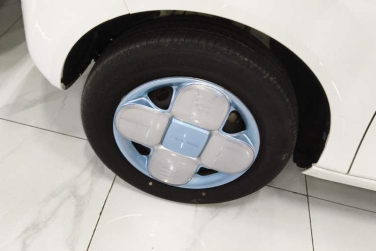 Used Geely Galaxy Panda 2023 Panda Mini 200km Endurance Bear Left Front Wheel Hub