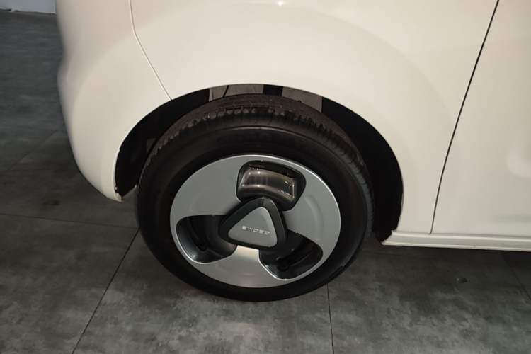 Used Geely Galaxy Panda 2023 Panda Mini New Year Edition Treasure Bear Left Front Wheel Hub