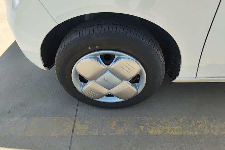 Used Geely Galaxy Panda 2023 Panda Mini 200km Endurance Bear Left Front Wheel Hub