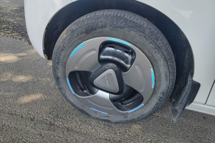 Used Geely Galaxy Panda 2023 Panda Mini 200km Dynamic Bear Left Front Wheel Hub