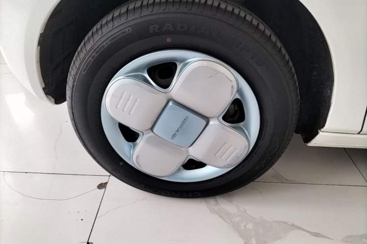 Used Geely Galaxy Panda 2023 Panda Mini 200km Endurance Bear Left Front Wheel Hub