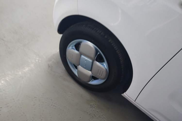 Used Geely Galaxy Panda 2023 Panda Mini 200km Endurance Bear Left Front Wheel Hub
