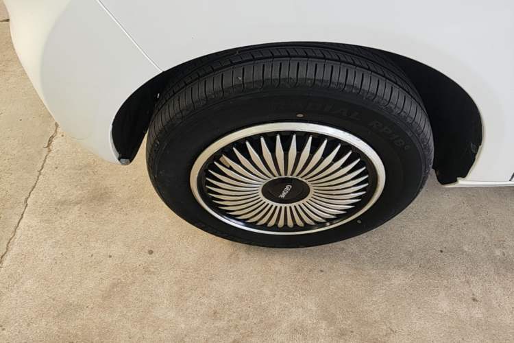 Used Geely Galaxy Panda 2023 Panda Mini 200km Endurance Bear Left Front Wheel Hub