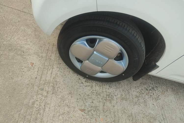 Used Geely Galaxy Panda 2023 Panda Mini 200km Endurance Bear Left Front Wheel Hub
