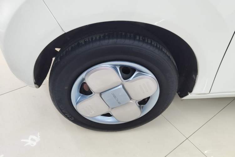 Used Geely Galaxy Panda 2023 Panda Mini 200km Endurance Bear Left Front Wheel Hub