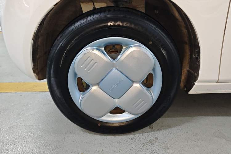 Used Geely Galaxy Panda 2023 Panda Mini 200km Endurance Bear Left Front Wheel Hub