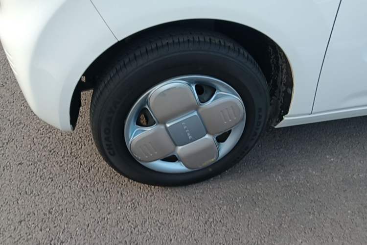 Used Geely Galaxy Panda 2023 Panda Mini 200km Endurance Bear Left Front Wheel Hub