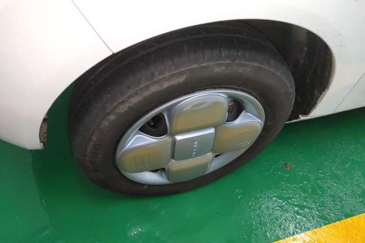 Used Geely Galaxy Panda 2023 Panda Mini 200km Endurance Bear Left Front Wheel Hub