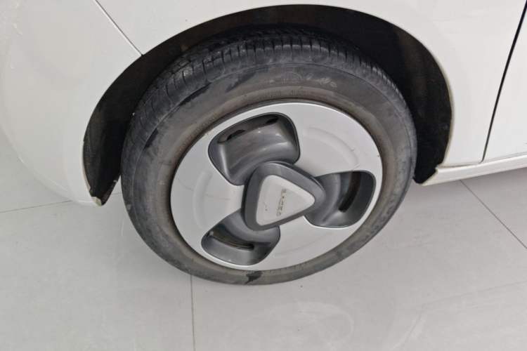 Used Geely Galaxy Panda 2023 Panda Mini 200km Dynamic Bear Left Front Wheel Hub