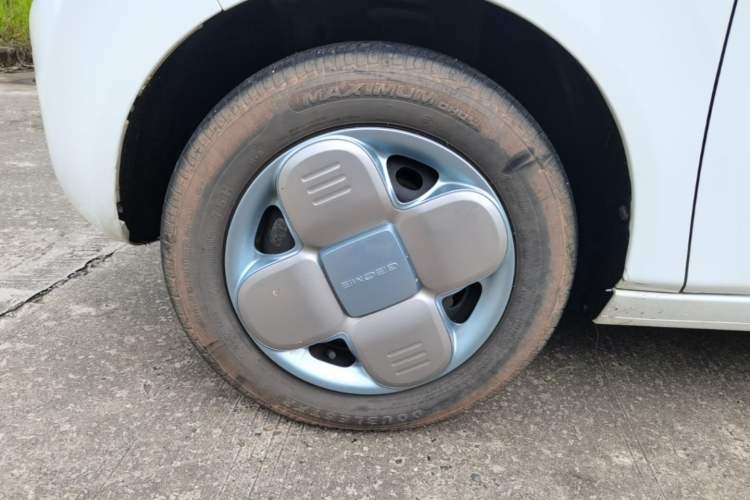 Used Geely Galaxy Panda 2023 Panda Mini 120km Super Cute Bear Left Front Wheel Hub
