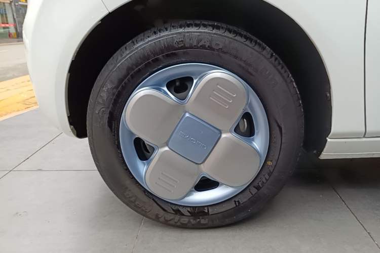 Used Geely Galaxy Panda 2023 Panda Mini 120km Super Cute Bear Left Front Wheel Hub