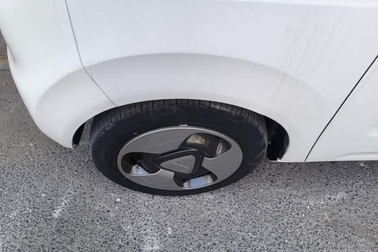 Used Geely Galaxy Panda 2023 Panda Mini 200km Dynamic Bear Left Front Wheel Hub