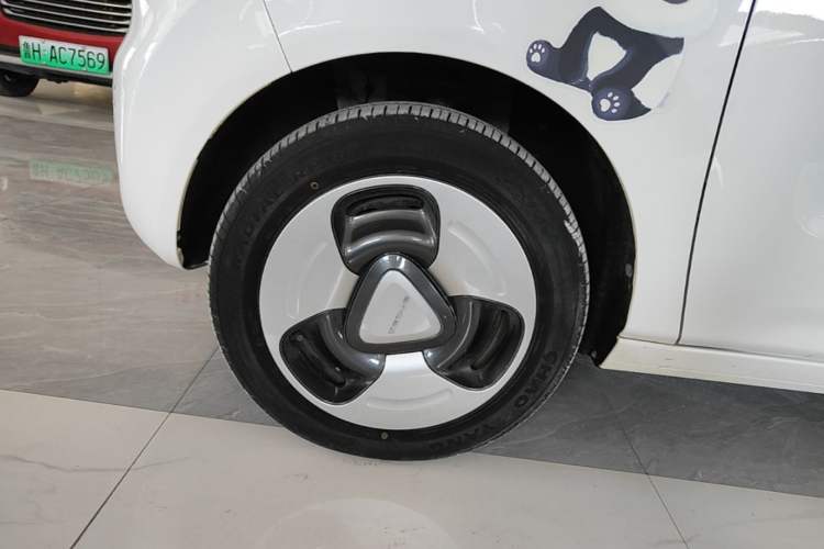 Used Geely Galaxy Panda 2023 Panda Mini New Year Edition Treasure Bear Left Front Wheel Hub