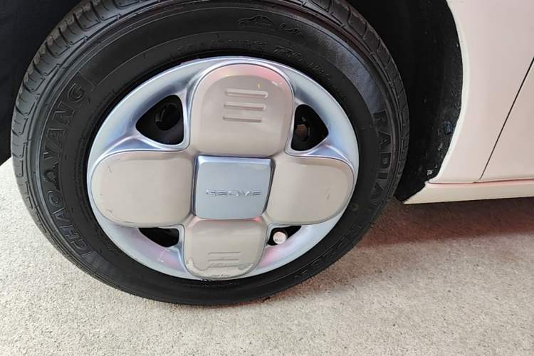 Used Geely Galaxy Panda 2023 Panda Mini 200km Endurance Bear Left Front Wheel Hub