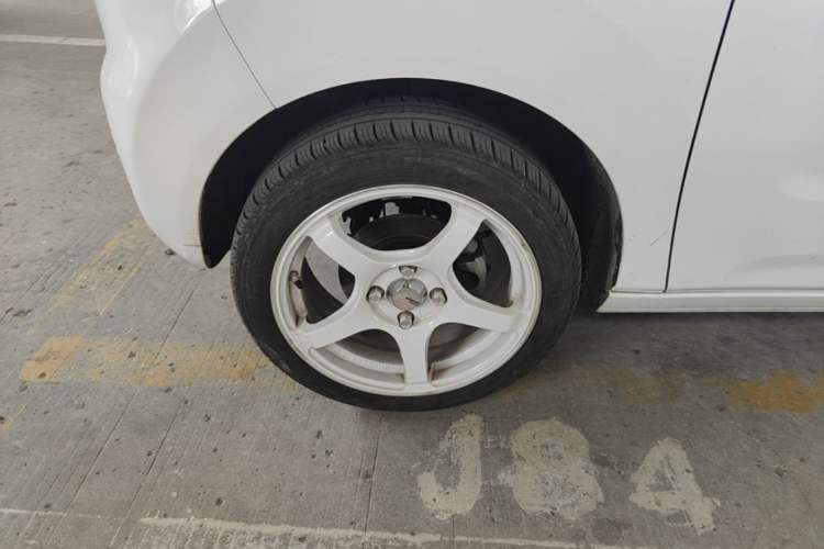 Used Geely Galaxy Panda 2023 Panda Mini 200km Endurance Bear Left Front Wheel Hub