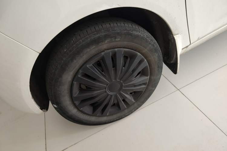 Used Geely Galaxy Panda 2023 Panda Mini 200km Endurance Bear Left Front Wheel Hub