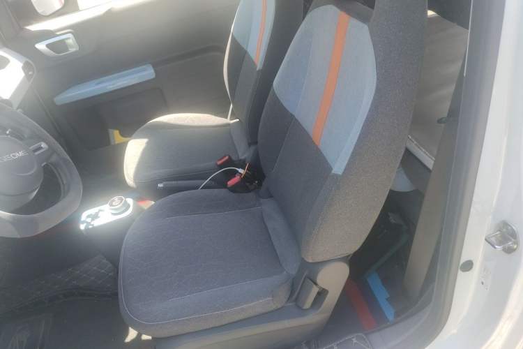 Used Geely Galaxy Panda 2023 Panda Mini 200km Endurance Bear Left Rear Seat