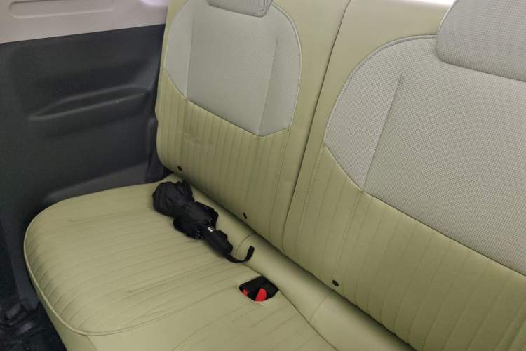 Used Geely Galaxy Panda 2023 Panda Mini New Year Edition Treasure Bear Left Rear Seat