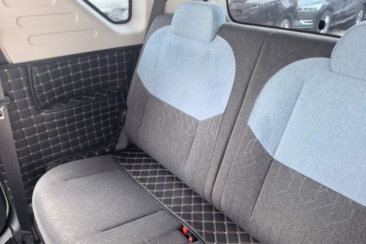 Used Geely Galaxy Panda 2023 Panda Mini 200km Endurance Bear Left Rear Seat
