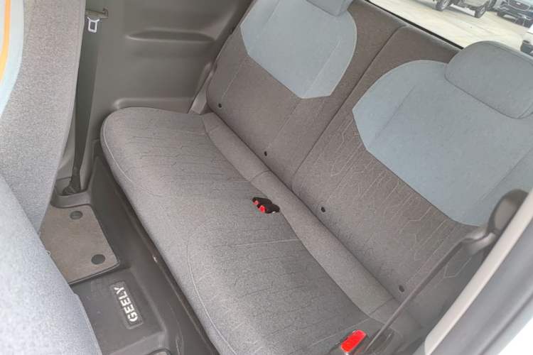 Used Geely Galaxy Panda 2023 Panda Mini 200km Endurance Bear Left Rear Seat