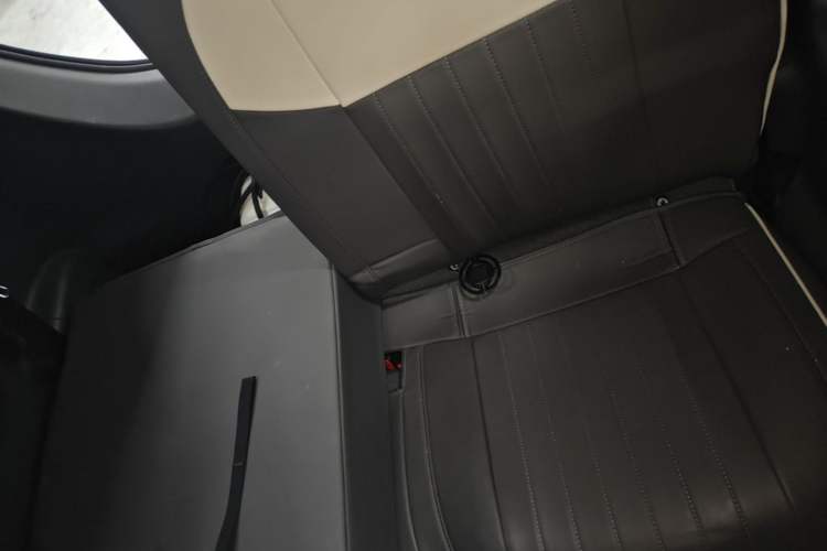 Used Geely Galaxy Panda 2023 Panda Mini 200km Endurance Bear Left Rear Seat