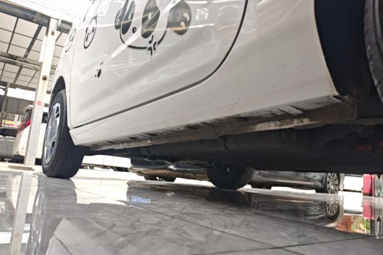 Used Geely Galaxy Panda 2023 Panda Mini 200km Endurance Bear Left Side Sill