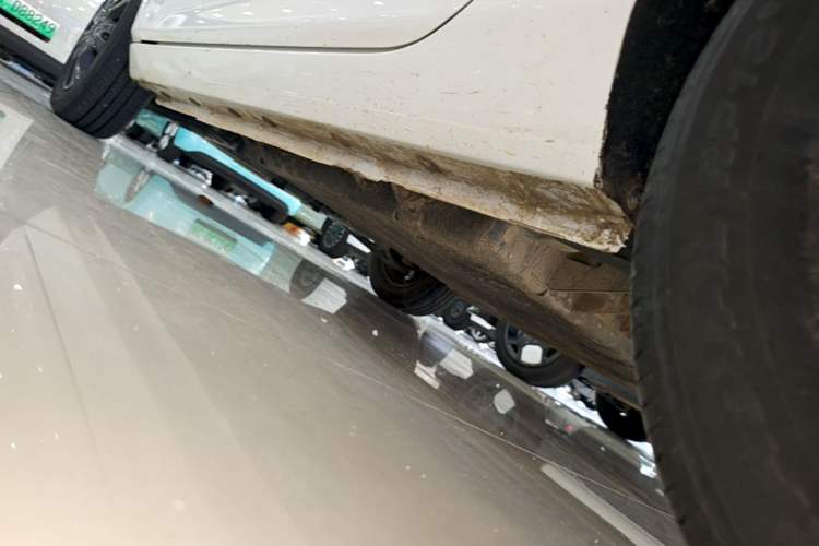 Used Geely Galaxy Panda 2023 Panda Mini 200km Endurance Bear Left Side Sill