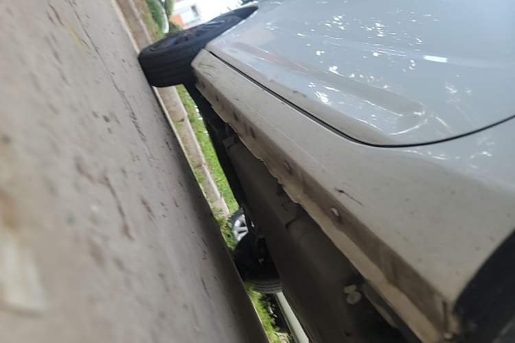 Used Geely Galaxy Panda 2023 Panda Mini 200km Endurance Bear Left Side Sill
