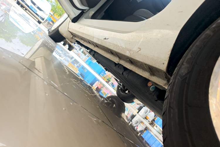 Used Geely Galaxy Panda 2023 Panda Mini 200km Endurance Bear Left Side Sill