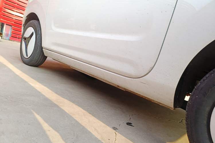 Used Geely Galaxy Panda 2023 Panda Mini 200km Endurance Bear Left Side Sill