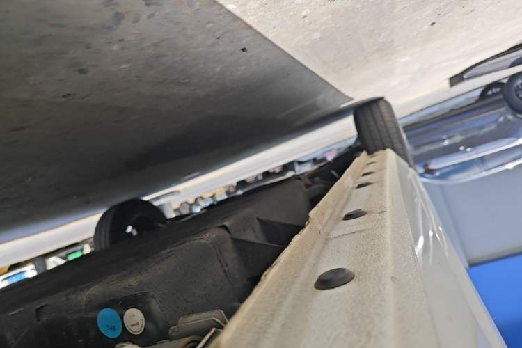 Used Geely Galaxy Panda 2023 Panda Mini 200km Endurance Bear Left Side Sill