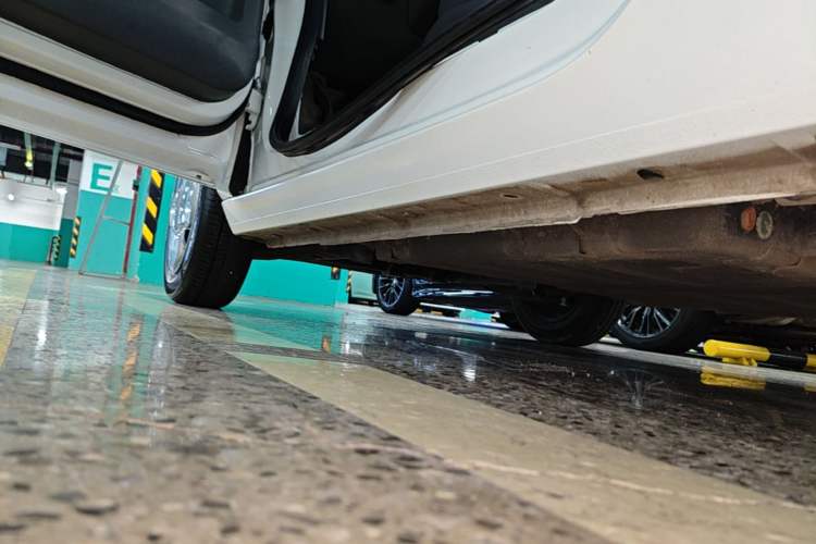 Used Geely Galaxy Panda 2023 Panda Mini 200km Endurance Bear Left Side Sill