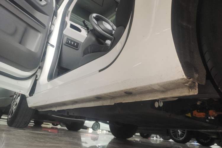 Used Geely Galaxy Panda 2023 Panda Mini 200km Endurance Bear Left Side Sill