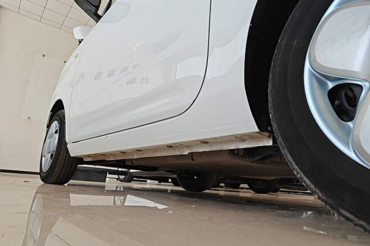 Used Geely Galaxy Panda 2023 Panda Mini 200km Endurance Bear Left Side Sill