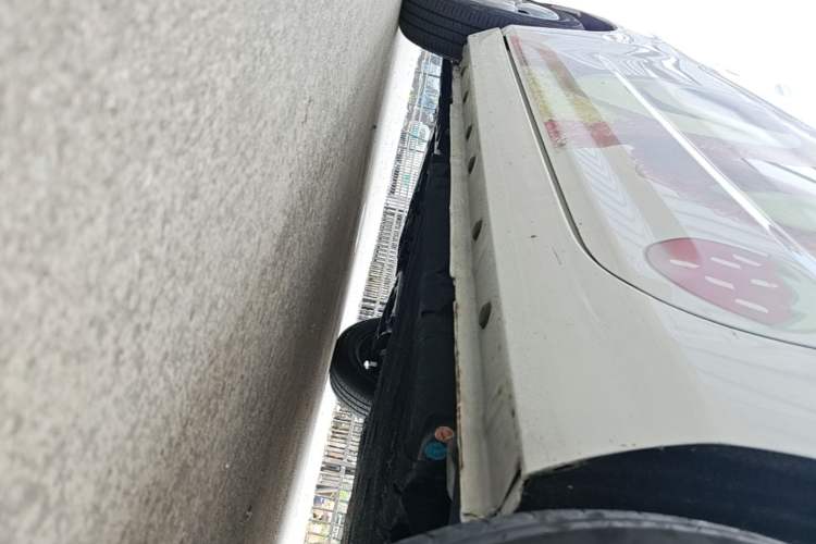 Used Geely Galaxy Panda 2023 Panda Mini 200km Endurance Bear Left Side Sill
