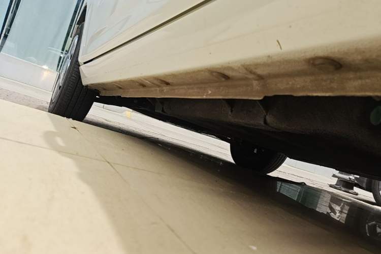 Used Geely Galaxy Panda 2023 Panda Mini 200km Endurance Bear Left Side Sill