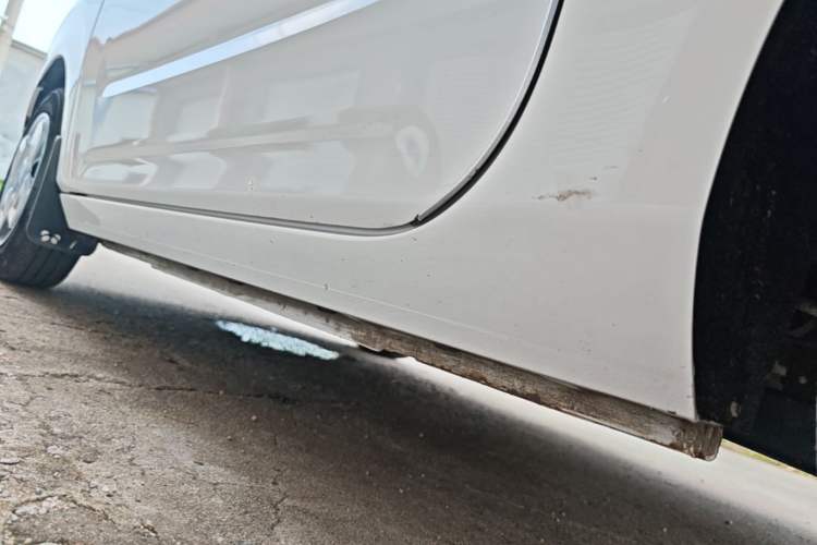 Used Geely Galaxy Panda 2023 Panda Mini 200km Endurance Bear Left Side Sill