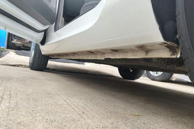 Used Geely Galaxy Panda 2023 Panda Mini 200km Endurance Bear Left Side Sill