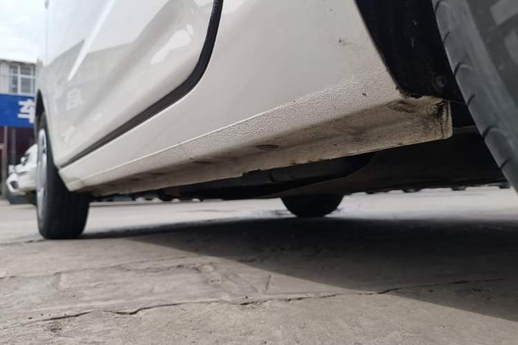Used Geely Galaxy Panda 2023 Panda Mini 200km Endurance Bear Left Side Sill