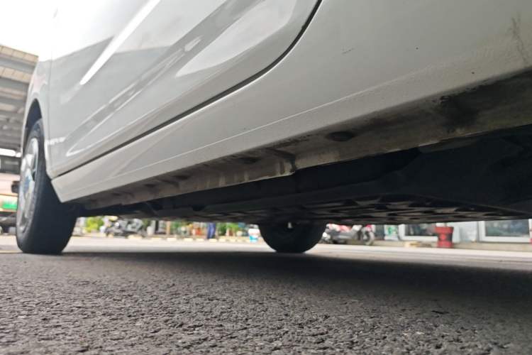 Used Geely Galaxy Panda 2023 Panda Mini 200km Endurance Bear Left Side Sill