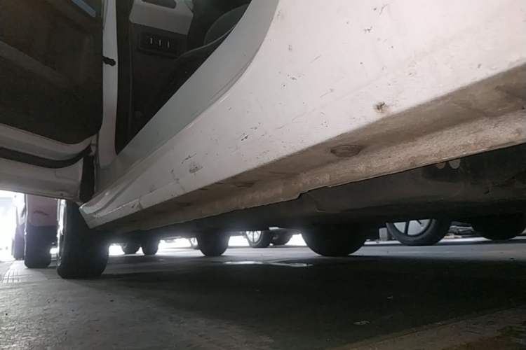 Used Geely Galaxy Panda 2023 Panda Mini 200km Endurance Bear Left Side Sill