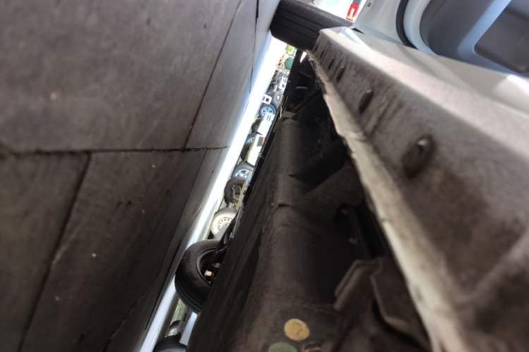 Used Geely Galaxy Panda 2023 Panda Mini 200km Endurance Bear Left Side Sill