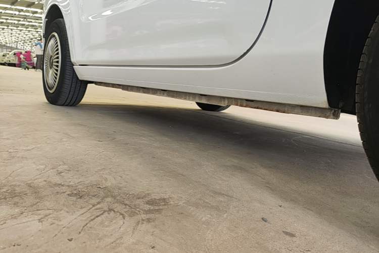 Used Geely Galaxy Panda 2023 Panda Mini 200km Endurance Bear Left Side Sill
