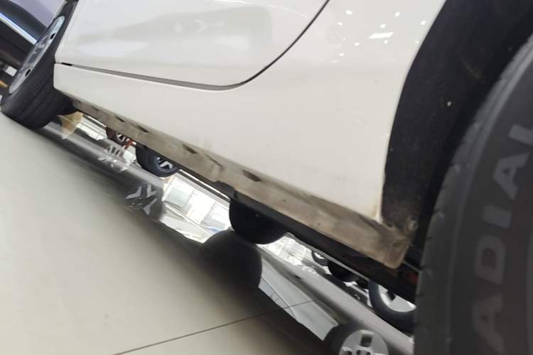 Used Geely Galaxy Panda 2023 Panda Mini 200km Endurance Bear Left Side Sill