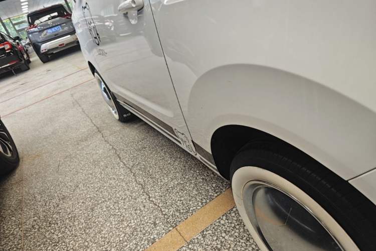Used Geely Galaxy Panda 2023 Panda Mini 200km Endurance Bear Left Side Sill