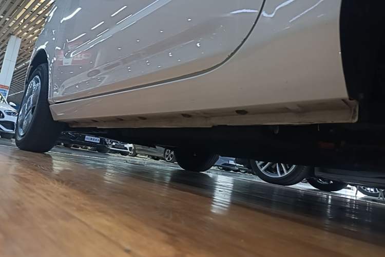Used Geely Galaxy Panda 2023 Panda Mini 200km Endurance Bear Left Side Sill