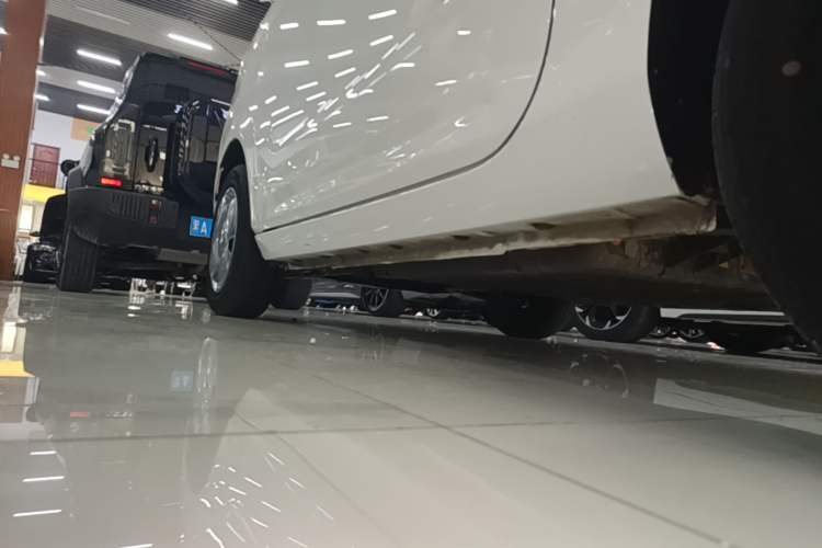 Used Geely Galaxy Panda 2023 Panda Mini 200km Endurance Bear Left Side Sill